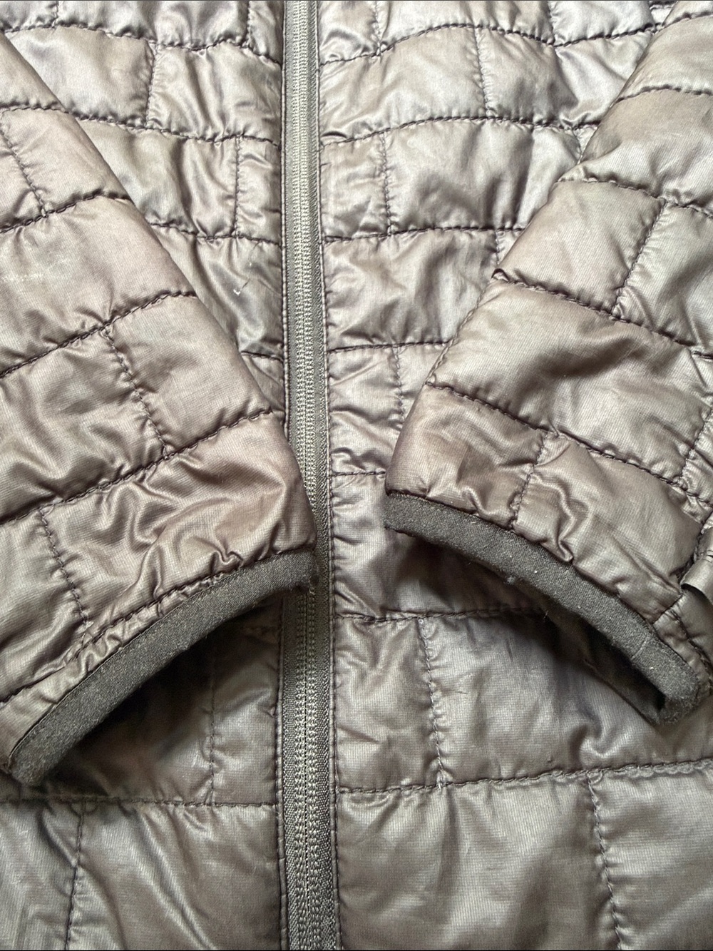 Patagonia Women’s Black Quilted Nano puff - Picture 4 of 9